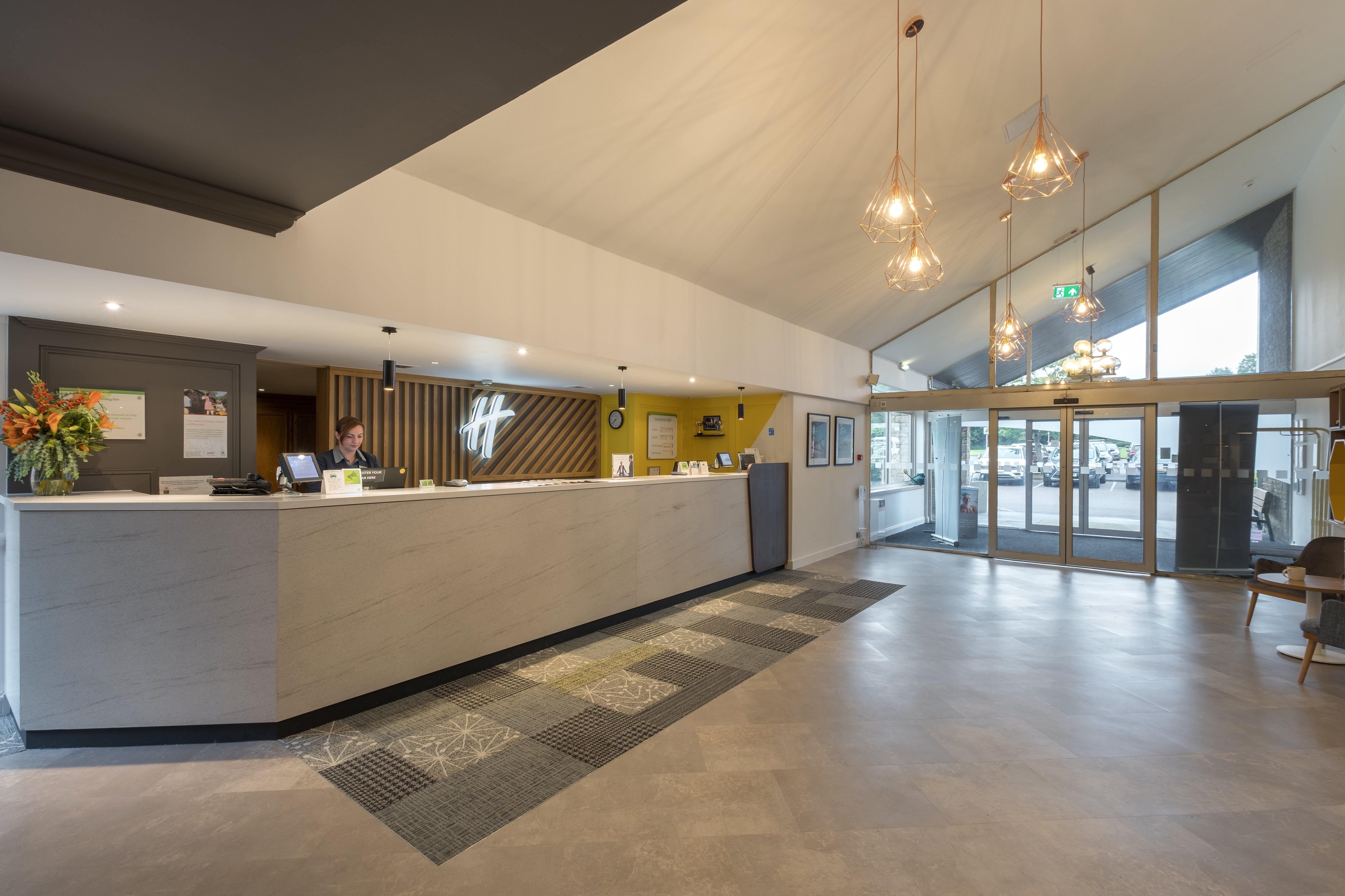 Holiday Inn Swindon By Ihg Exterior foto