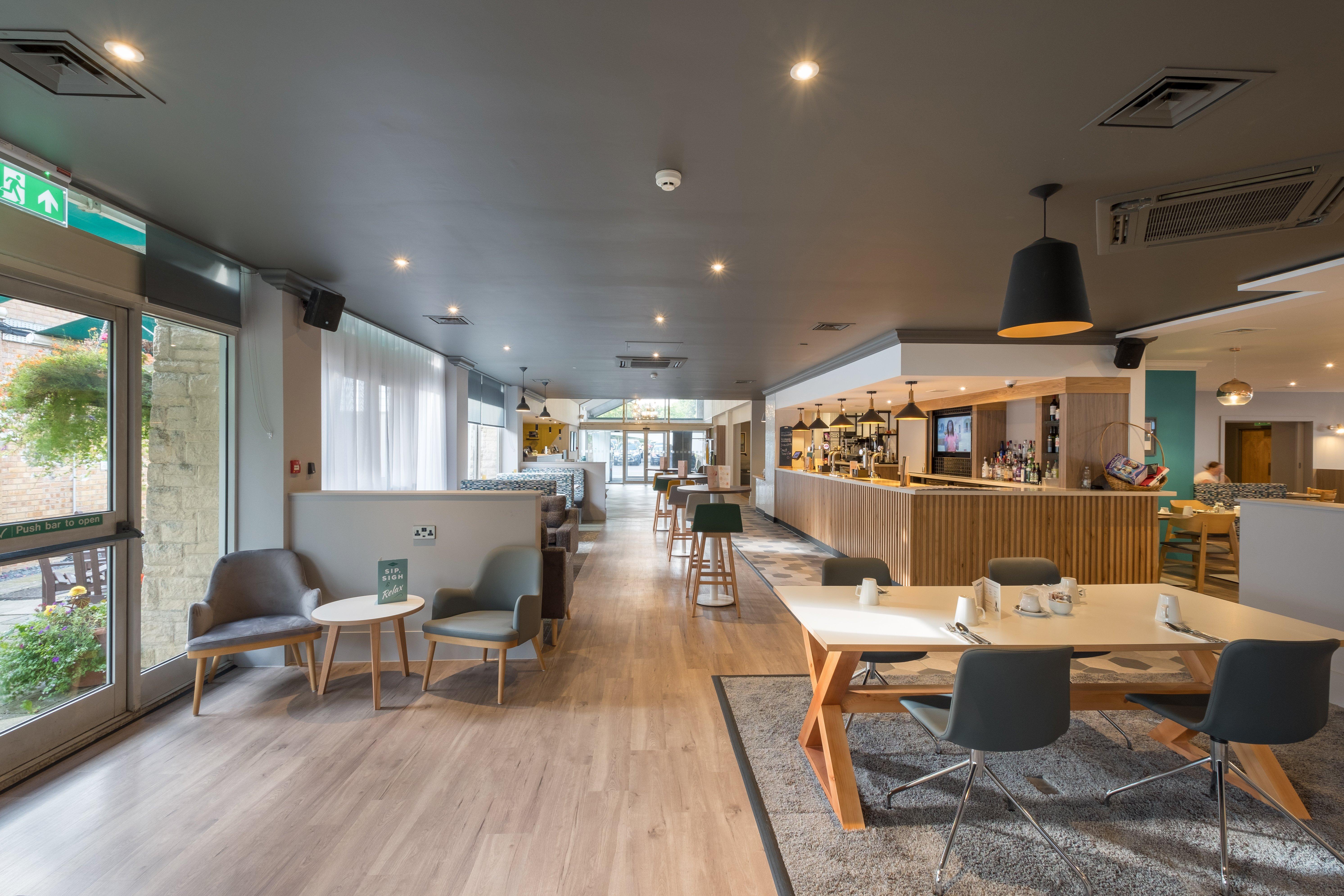 Holiday Inn Swindon By Ihg Exterior foto