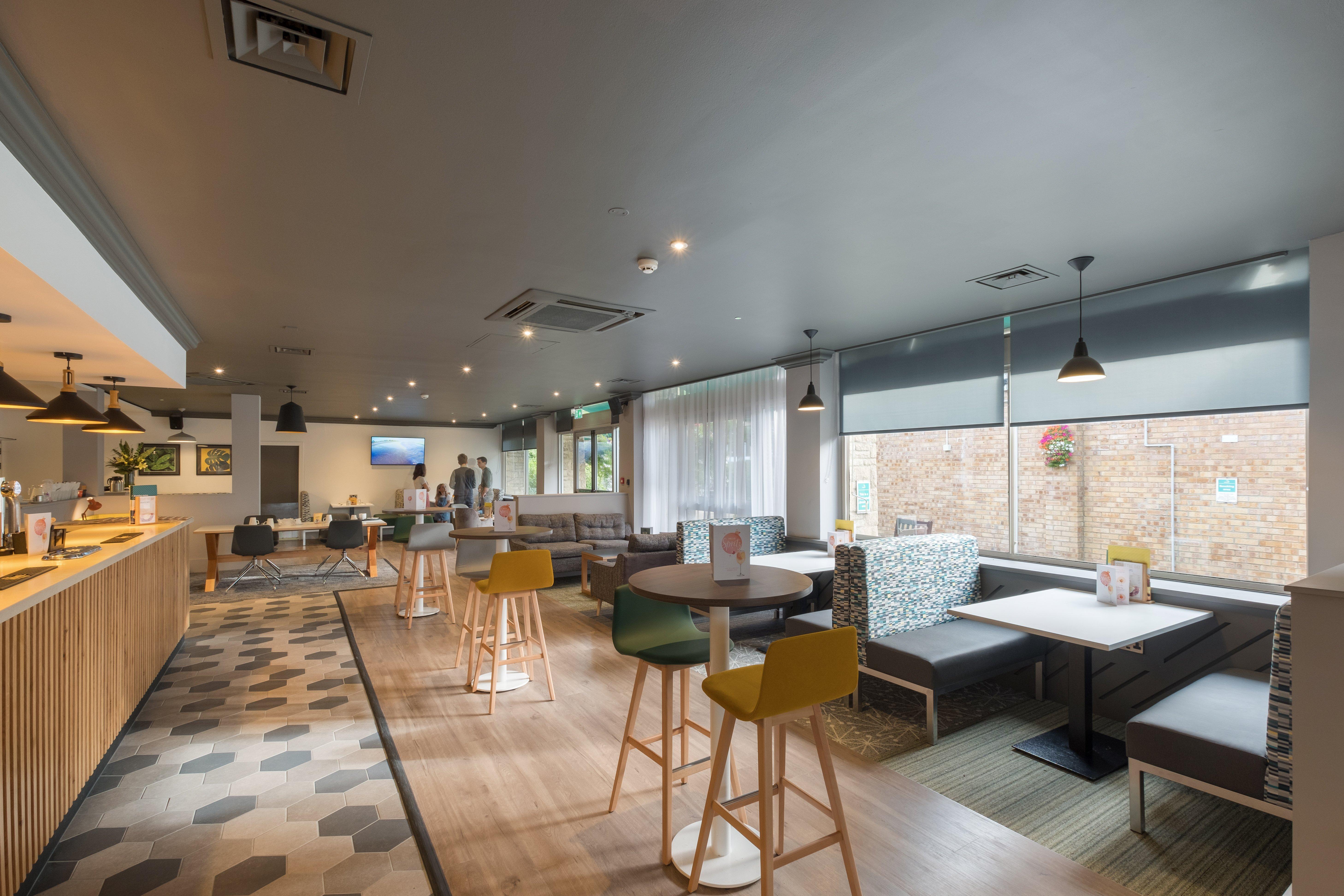 Holiday Inn Swindon By Ihg Exterior foto