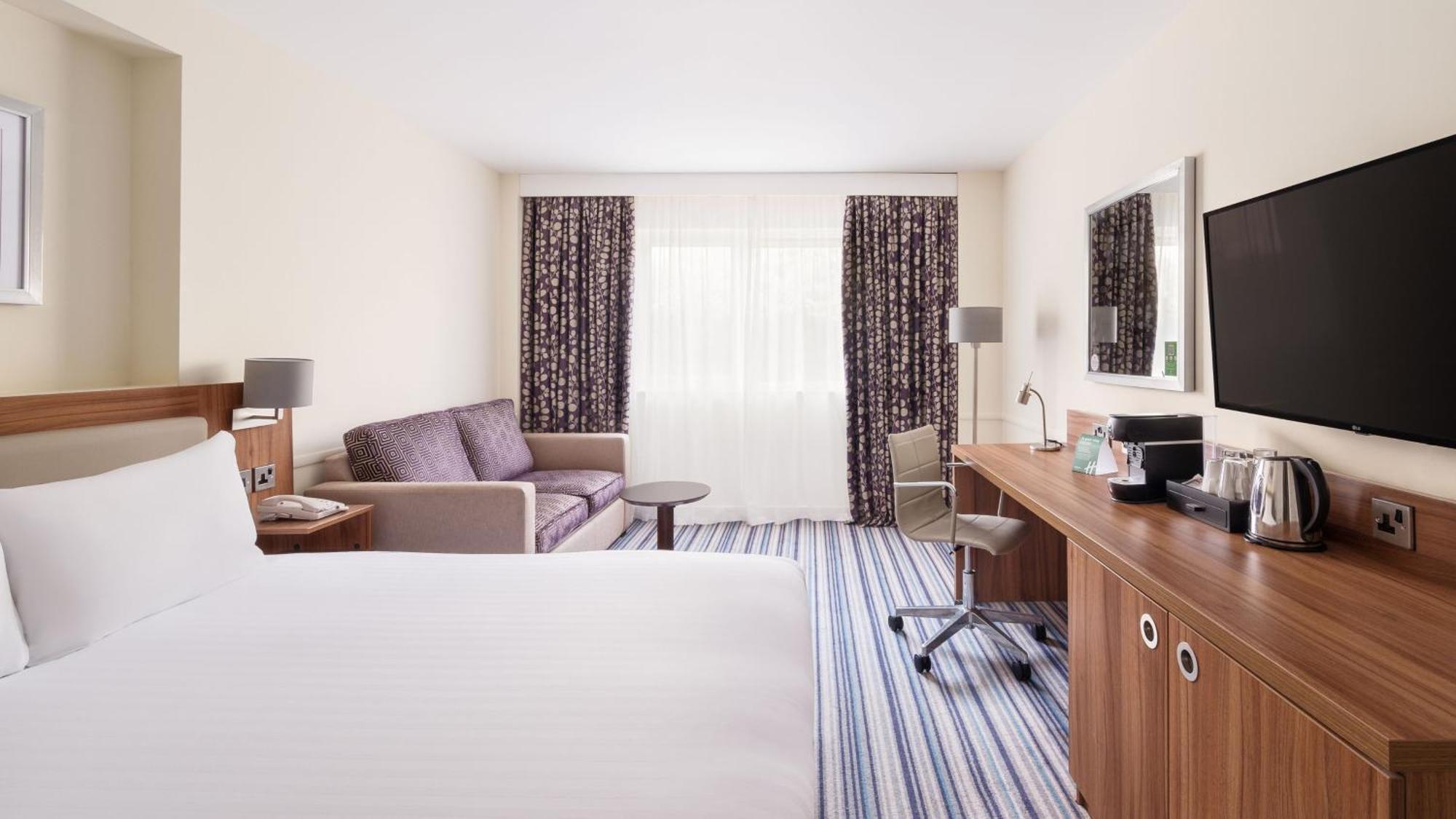 Holiday Inn Swindon By Ihg Exterior foto
