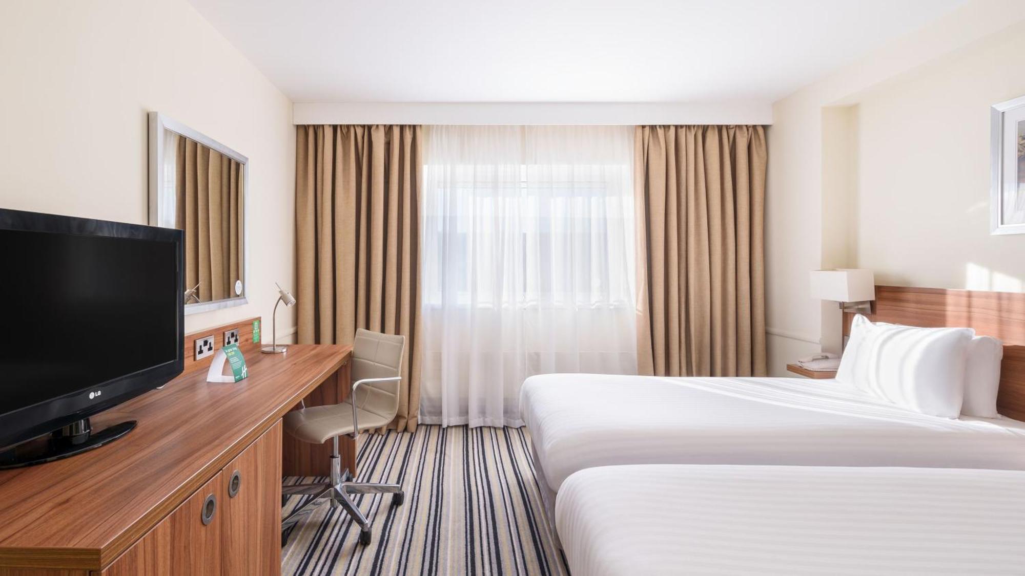 Holiday Inn Swindon By Ihg Exterior foto