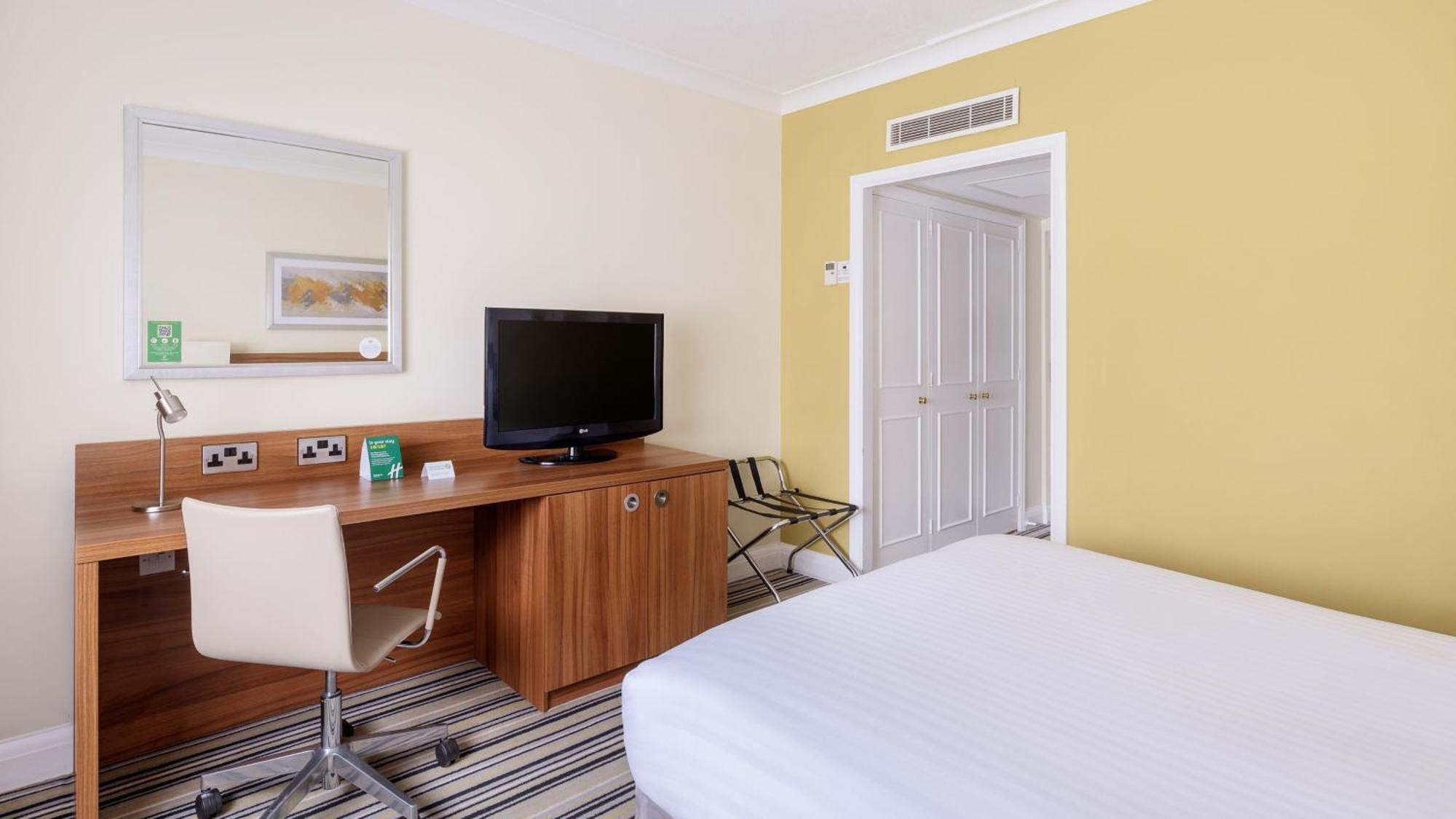 Holiday Inn Swindon By Ihg Exterior foto