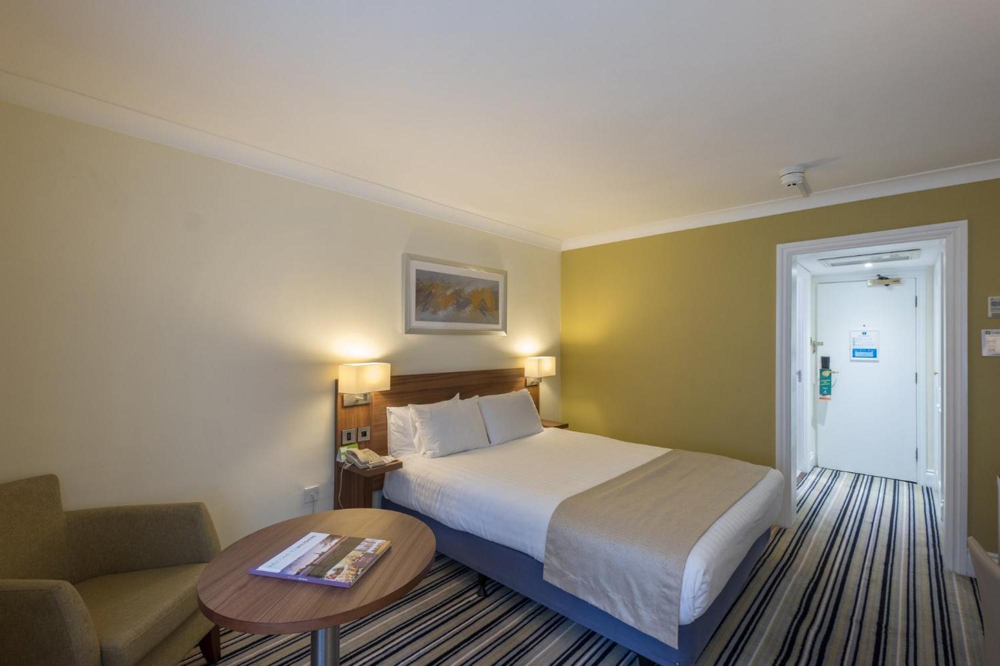 Holiday Inn Swindon By Ihg Exterior foto