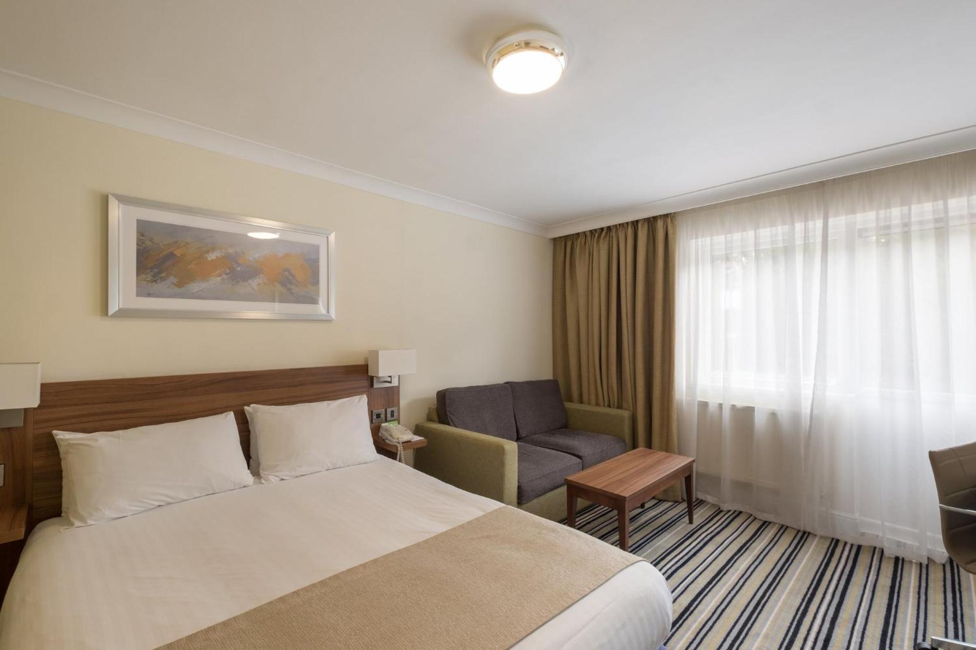 Holiday Inn Swindon By Ihg Exterior foto