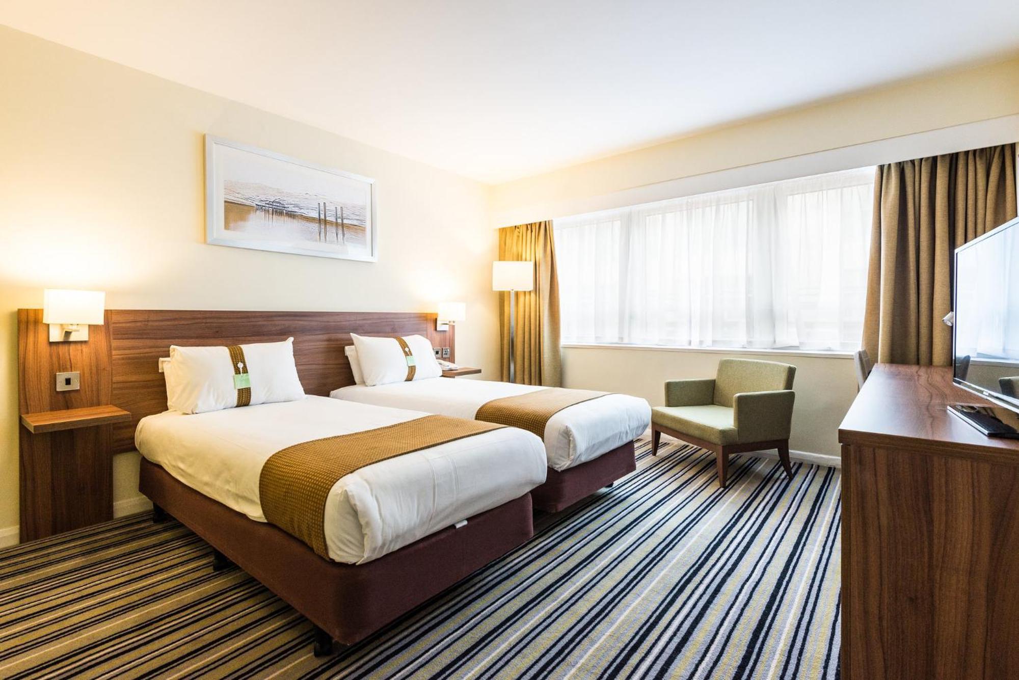 Holiday Inn Swindon By Ihg Exterior foto